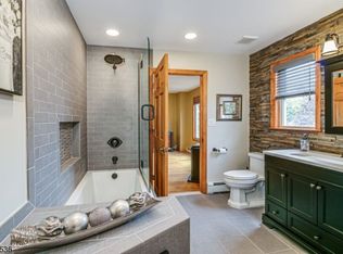 310 Valley Rd, Clark, NJ 07066