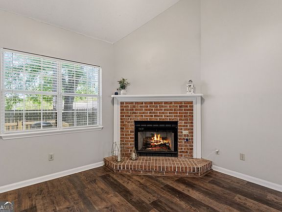 4th image of 101 Manchester Ct
