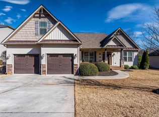 23 Meadowgold Ln, Greer, SC 29651