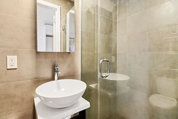 Rented by NestApple, Inc. | media 11