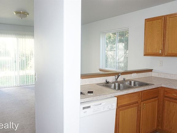 3rd image of 1454 NW Falls Creek Loop Unit 4