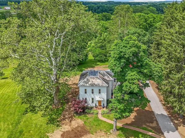 3313 Raccoon Valley Rd, Granville, OH 43023