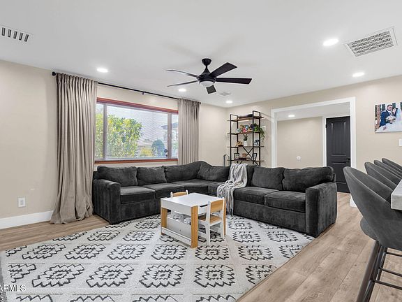 4th image of 1237 E RIVIERA Drive