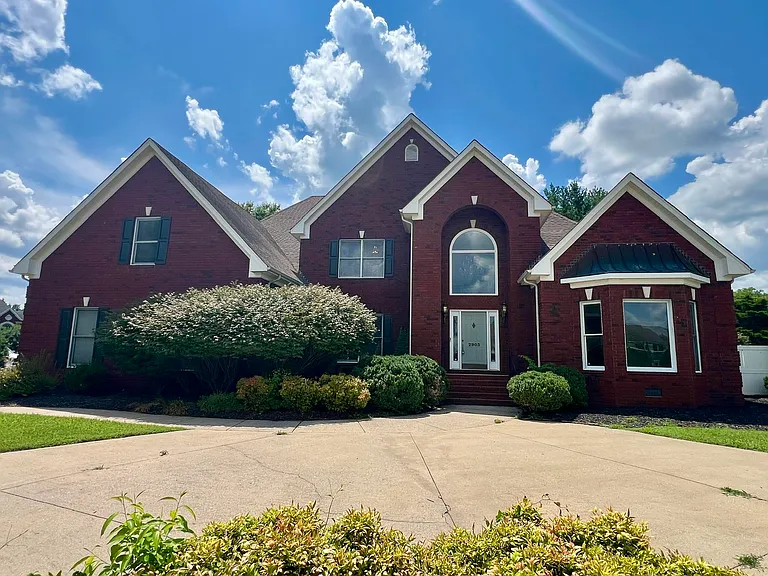 2903 Saint Johns Dr — Photo 2