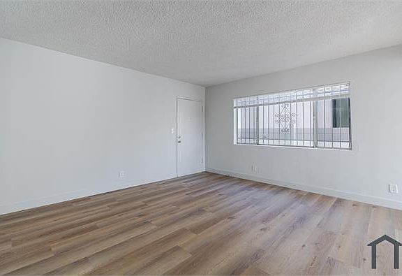 4th image of 620 W 84th St APT 3