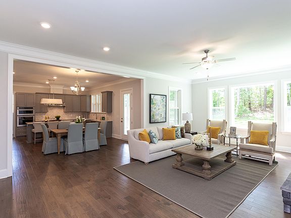 4th image of 291 Artic Cir