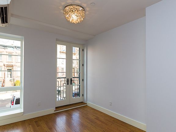 4th image of 868 Lafayette Ave APT 3B