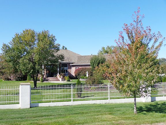 2nd image of 72 Ponderosa Dr