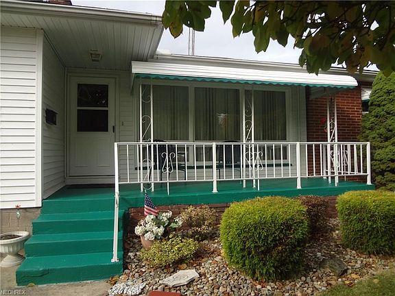 2nd image of 1865 Tiffany Dr NE