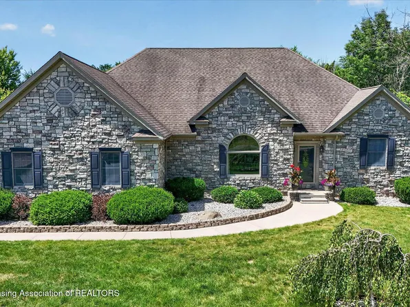 325 Priest Rd, Owosso, MI 48867