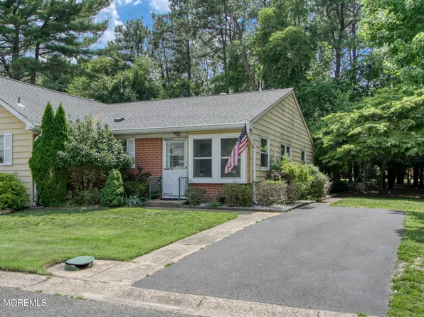 12 B Salem Drive, Whiting, NJ 08759