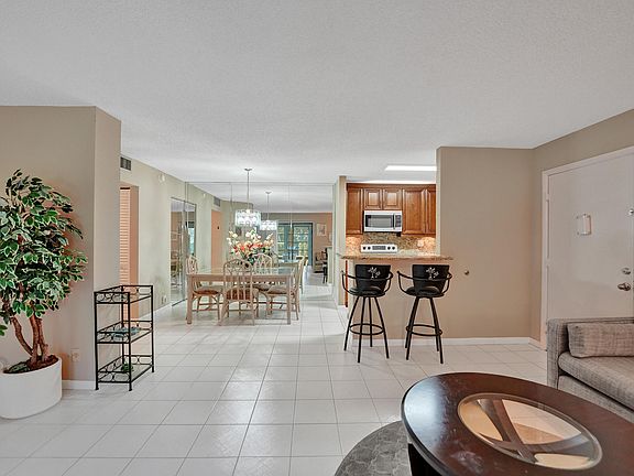 5th image of 15496 Lakes Of Delray Boulevard #101