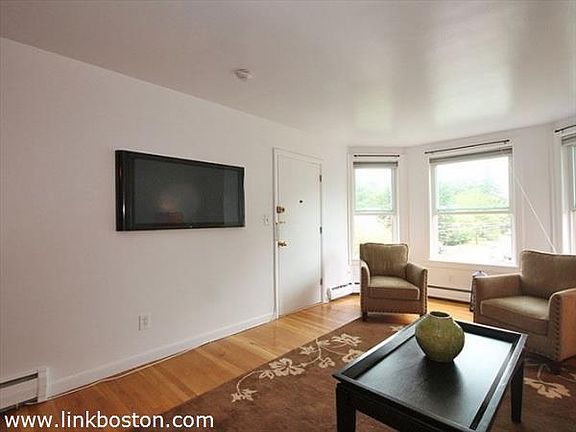 4th image of 25 Highland Ave APT 2