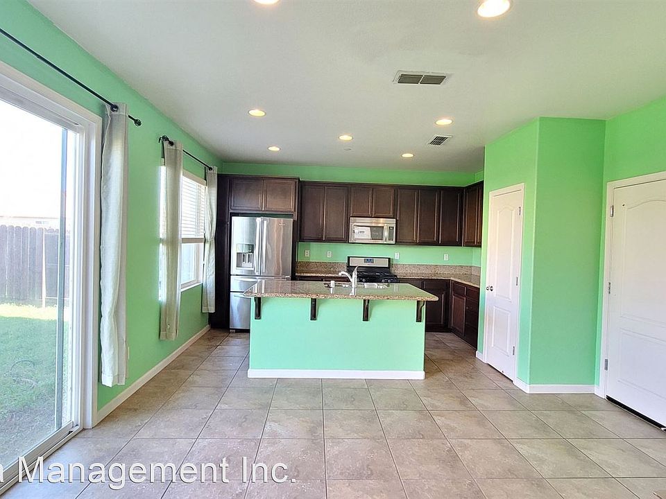 1st image of 1724 Cox Pl