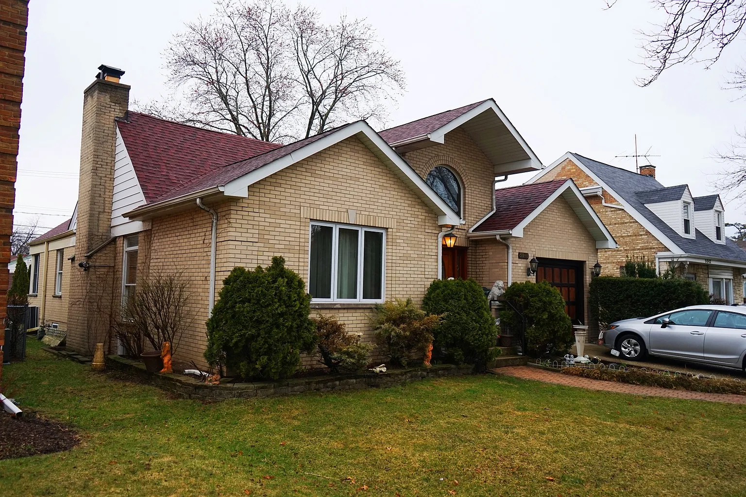 5046 Pratt Ave photo 1