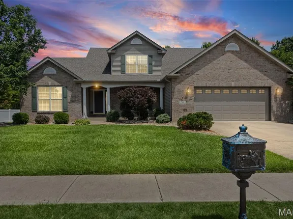 30 Brookshire Ln, Edwardsville, IL 62025