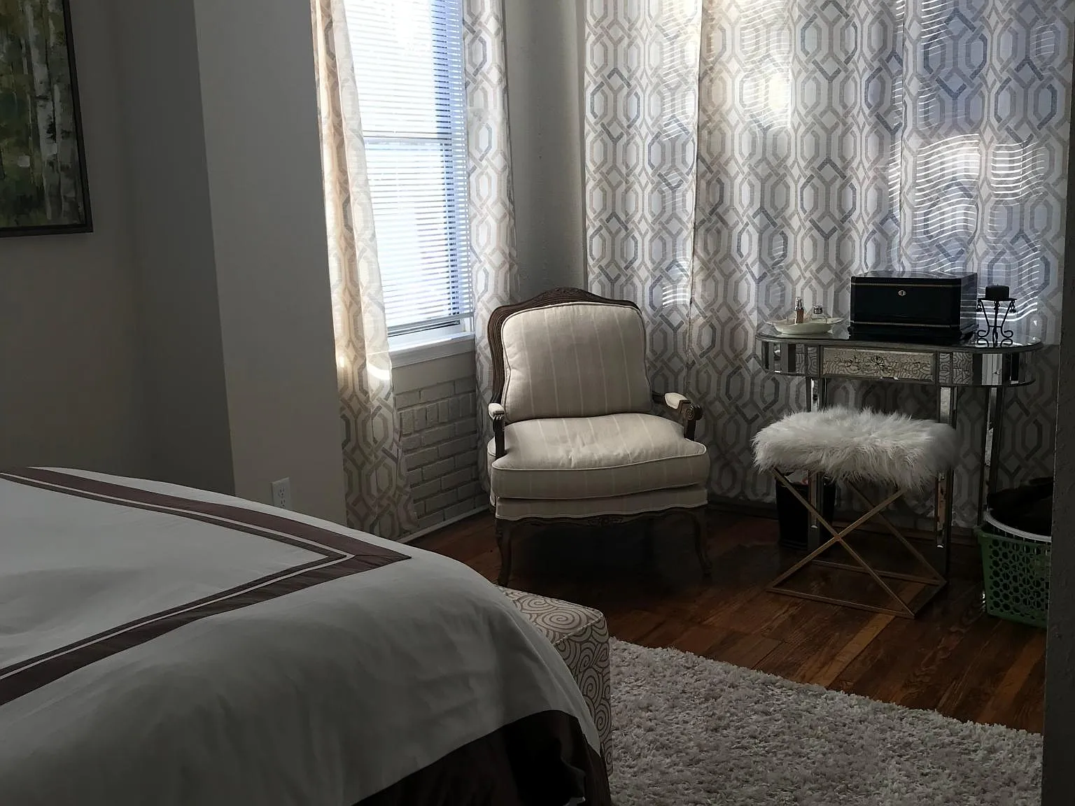 2 bed, 1050 sqft, $1,900 — Photo 4