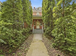 8520 104th St NW, Edmonton, AB T6E 4G4