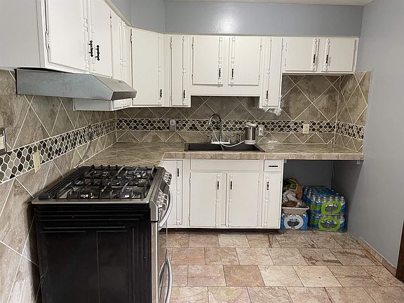 3rd image of 3435 Superior St