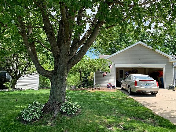4th image of 7738 Schoolside Dr