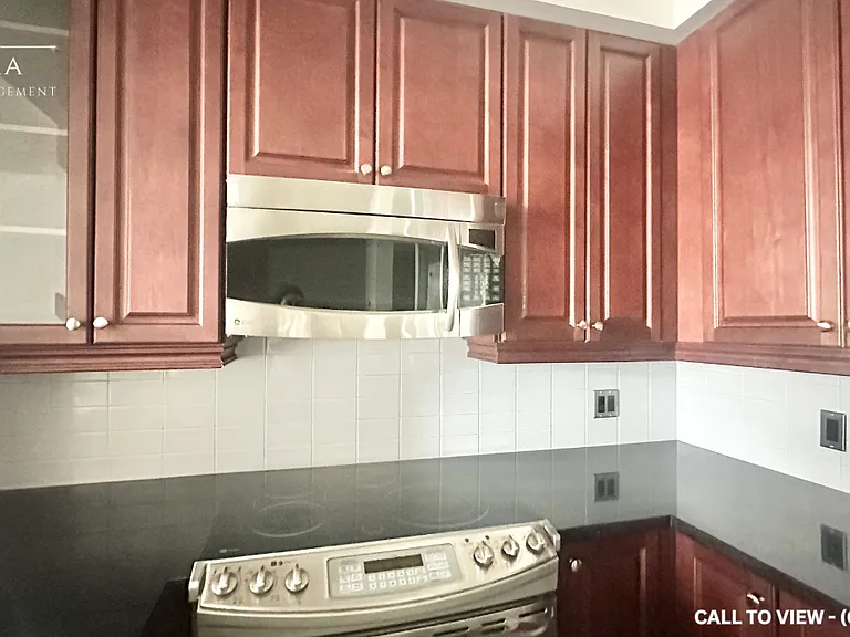 1910 Lake Shore Blvd W #9 — Photo 4