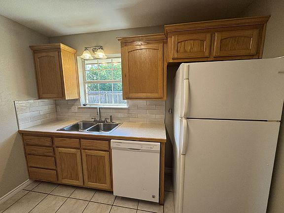 5th image of 410 Wedgewood Dr