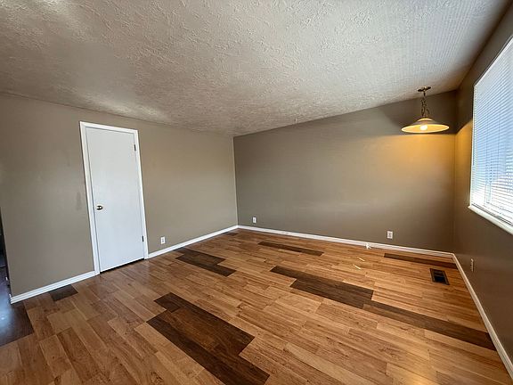 4th image of 1495 S 200 E APT 8
