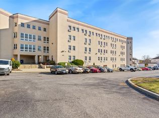 280 Lowndes Ave APT 305G, Huntington Station, NY 11746
