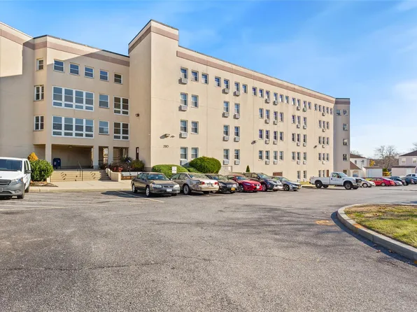 280 Lowndes Avenue #305G, Huntington Station, NY 11746