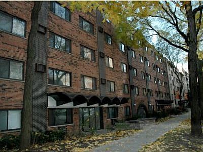 1st image of 431 W Barry Ave APT 527