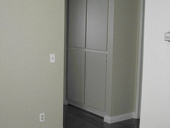 5th image of 22721 Lakeway Dr Unit 405