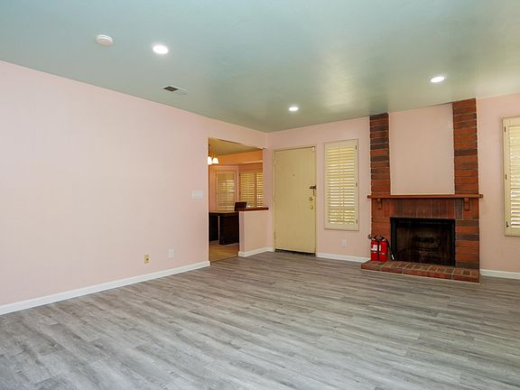 3rd image of 438 Las Palomas Dr