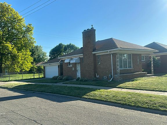 3rd image of 16405 Collinson Ave