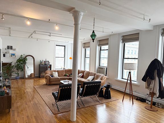 4th image of 122 Duane St APT 4A