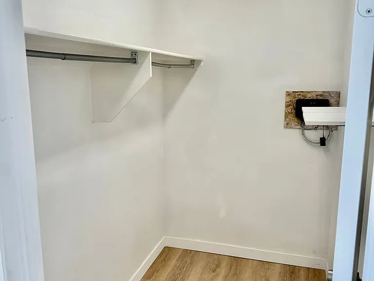 537 N 400 W — Photo 18