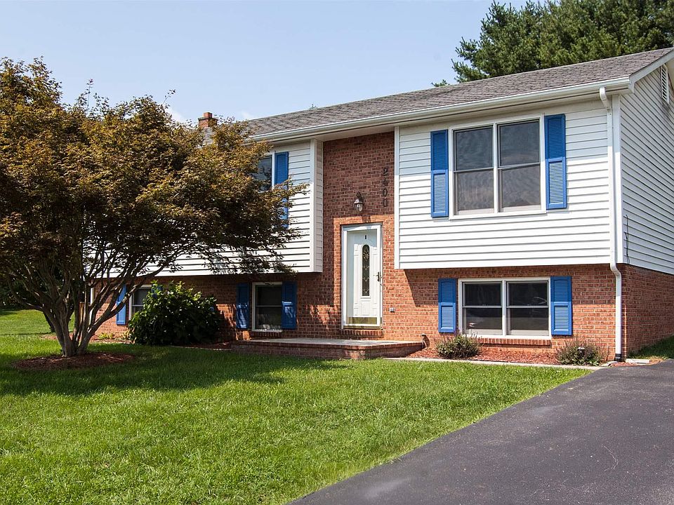 1st image of 2400 Glade Dr