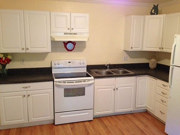 3rd image of 120 Labrook Dr