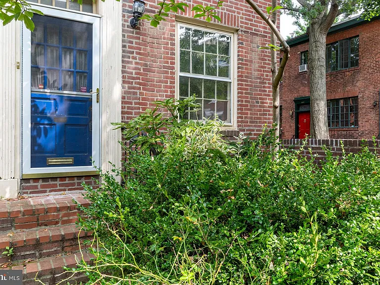 404 S Croskey St #A — Photo 28