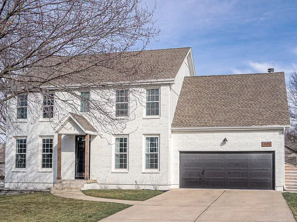 11555 S Sunset Dr, Olathe, KS 66061