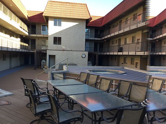 Courtyard with hot tub