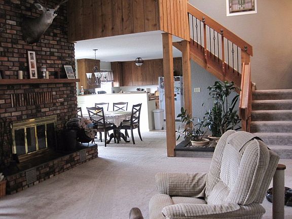 4th image of 514 Skyline Dr NE