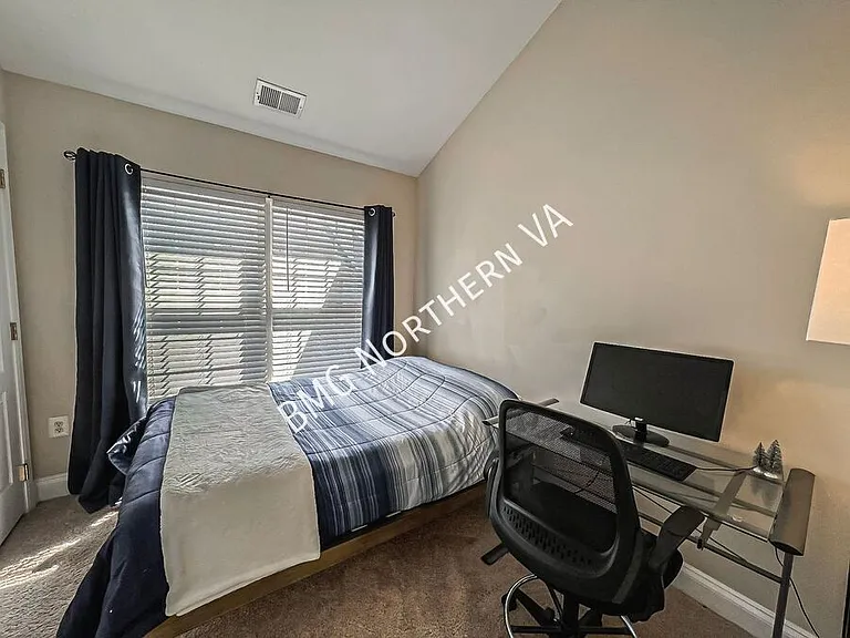 110 Cahill Dr — Photo 17