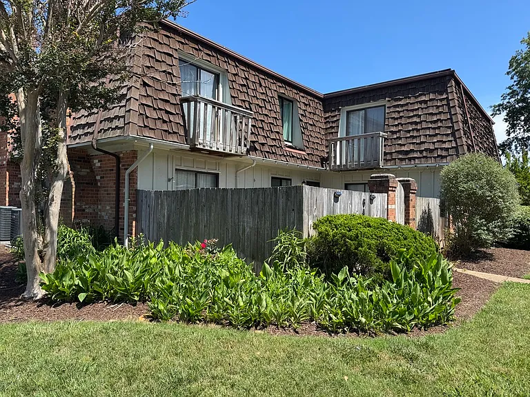 649 Ocean Lakes Dr — Photo 2