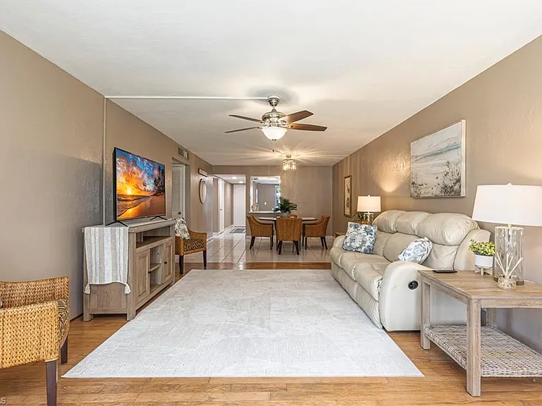 2244 Winkler Ave #108 — Photo 9