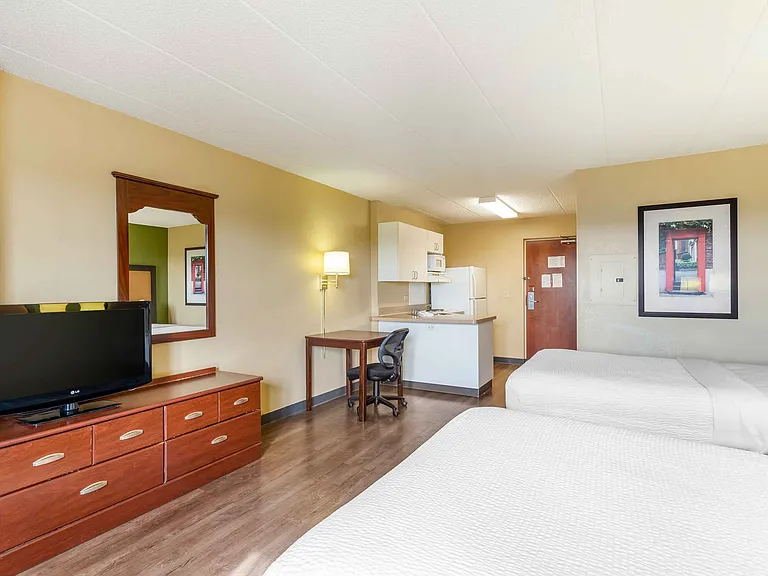 Studio Suite - 2 Full Beds