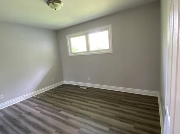 28 Orville St, Ottawa, ON K2S 1N4