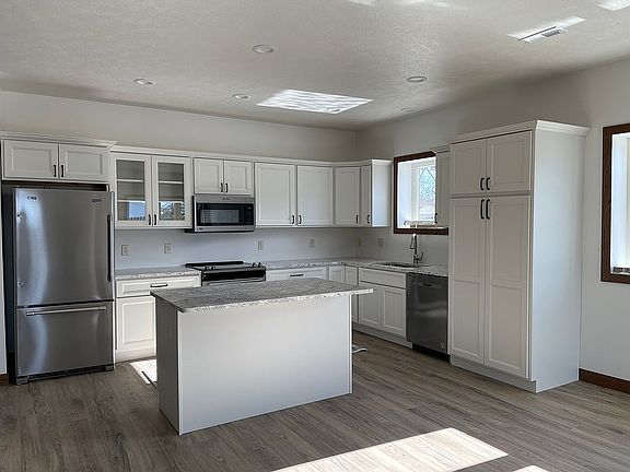 3rd image of 302 S Walnut St