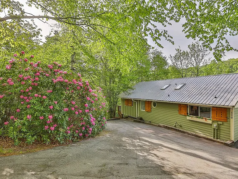 119 Heavens Gate Ln — Photo 32