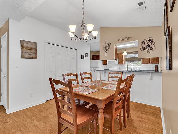 5th image of 9514 Leeds Circle