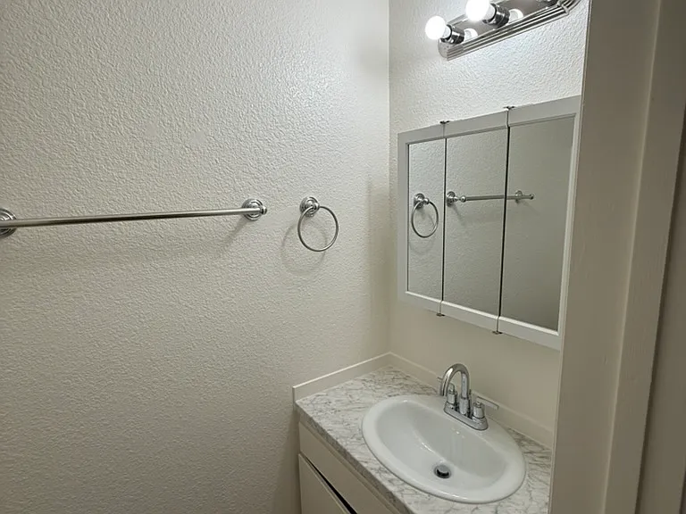 22435 Princeton St #4 — Photo 24